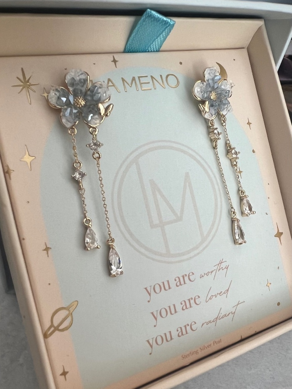 Beautiful Blue Flower Earrings with Shimmery Drops NIB